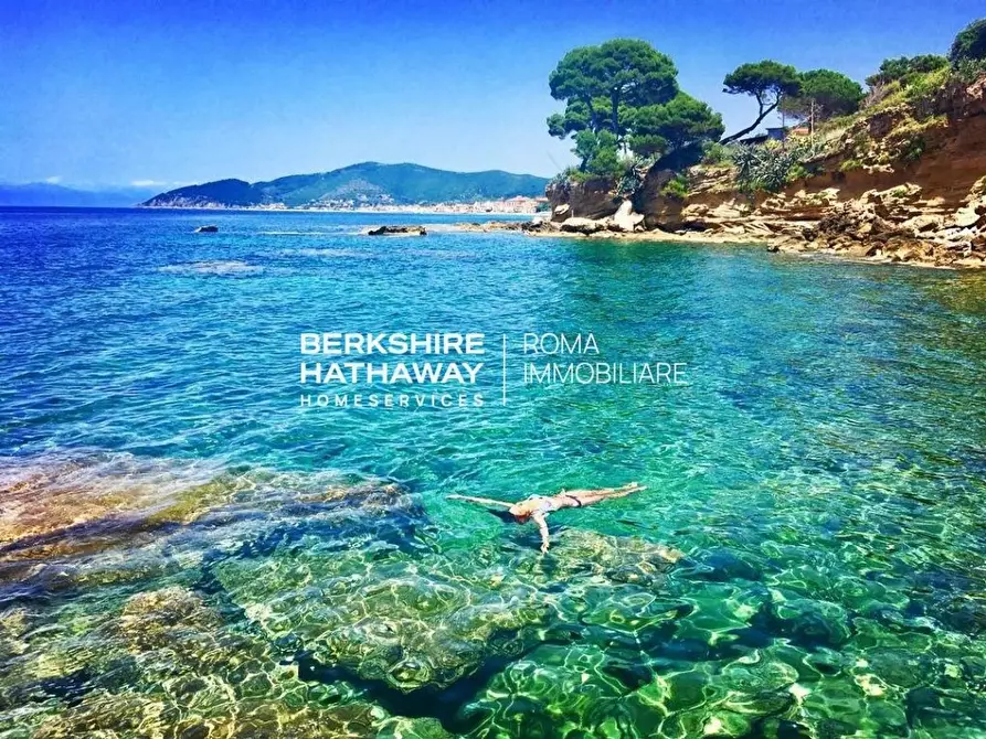 Immagine 30 di Palazzo in vendita  in dei Mille a Rutino