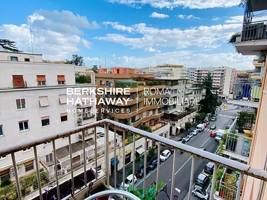 Immagine 1 di Appartamento in vendita  in Lucrino a Roma