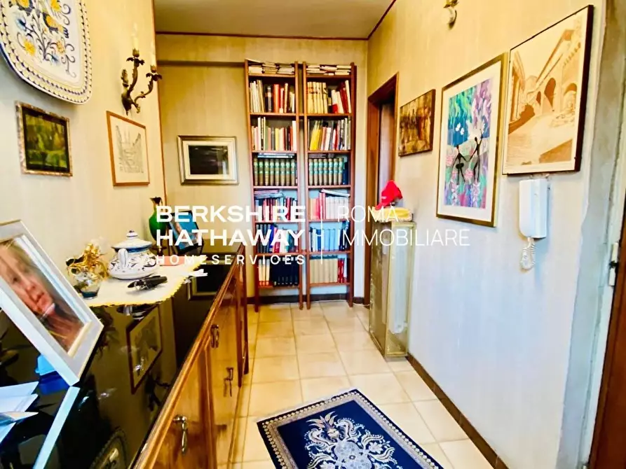 Immagine 4 di Appartamento in vendita  in Lucrino a Roma