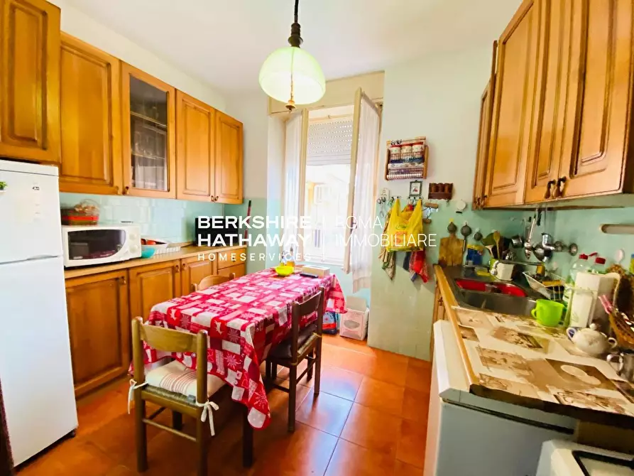 Immagine 8 di Appartamento in vendita  in Lucrino a Roma