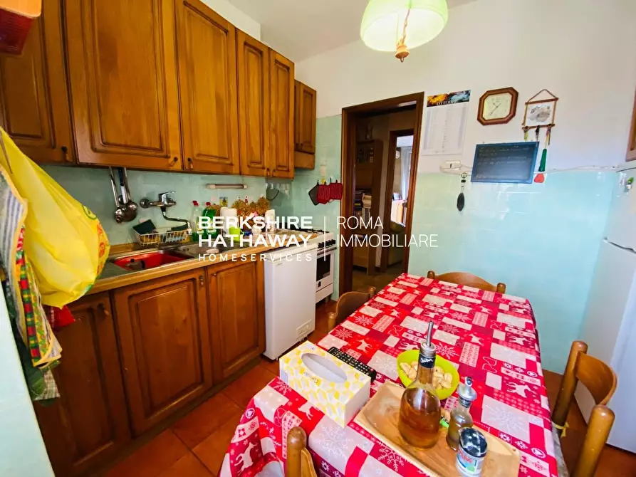 Immagine 10 di Appartamento in vendita  in Lucrino a Roma