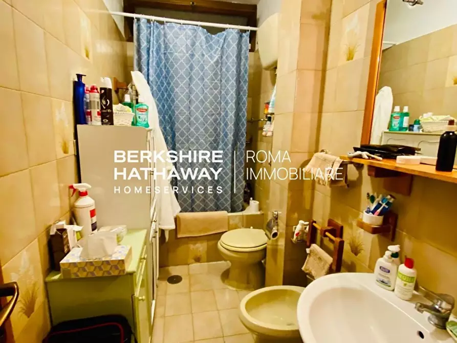 Immagine 14 di Appartamento in vendita  in Lucrino a Roma