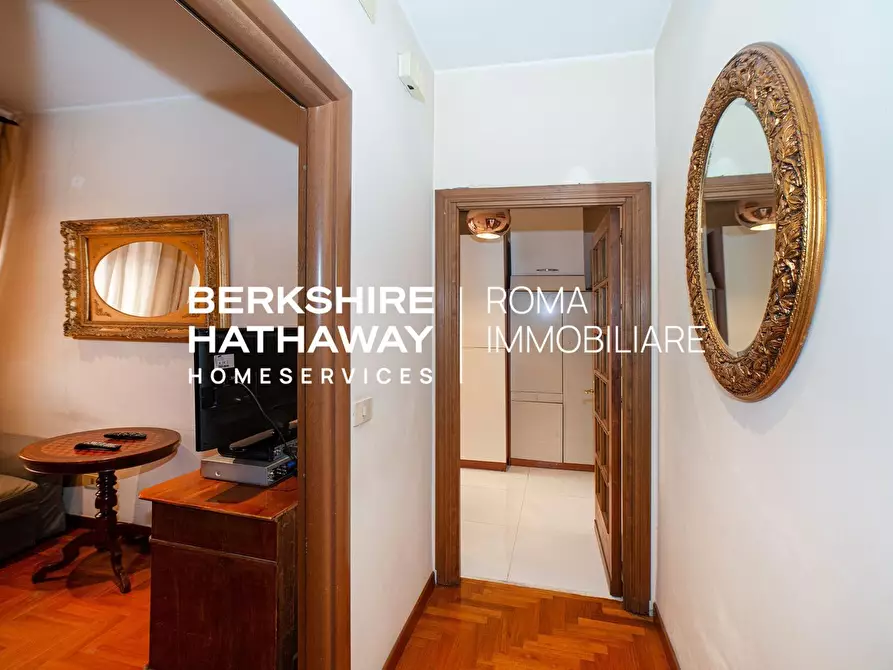 Immagine 21 di Appartamento in vendita  in di Francia a Roma