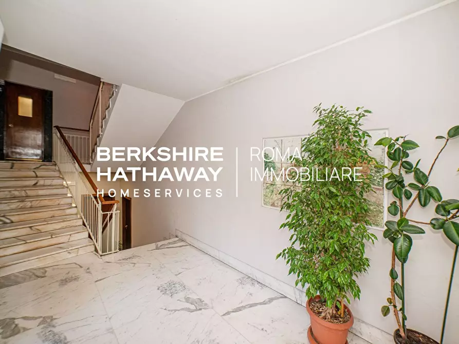 Immagine 26 di Appartamento in vendita  in di Francia a Roma