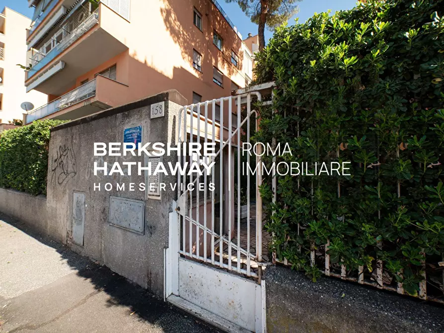 Immagine 28 di Appartamento in vendita  in di Francia a Roma