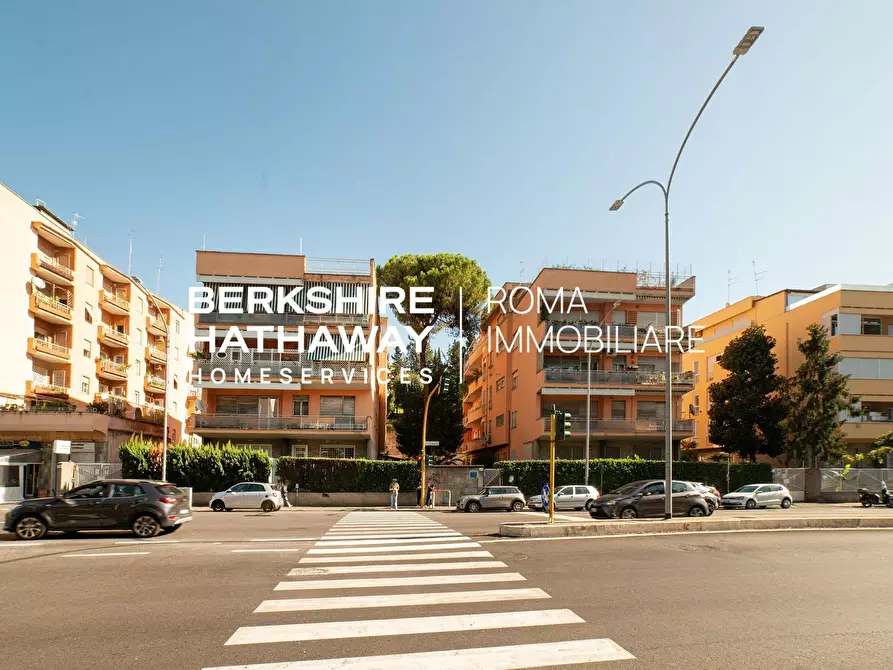 Immagine 29 di Appartamento in vendita  in di Francia a Roma