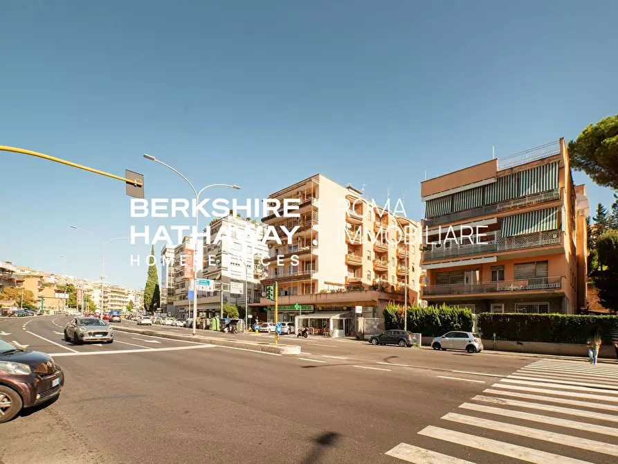 Immagine 30 di Appartamento in vendita  in di Francia a Roma