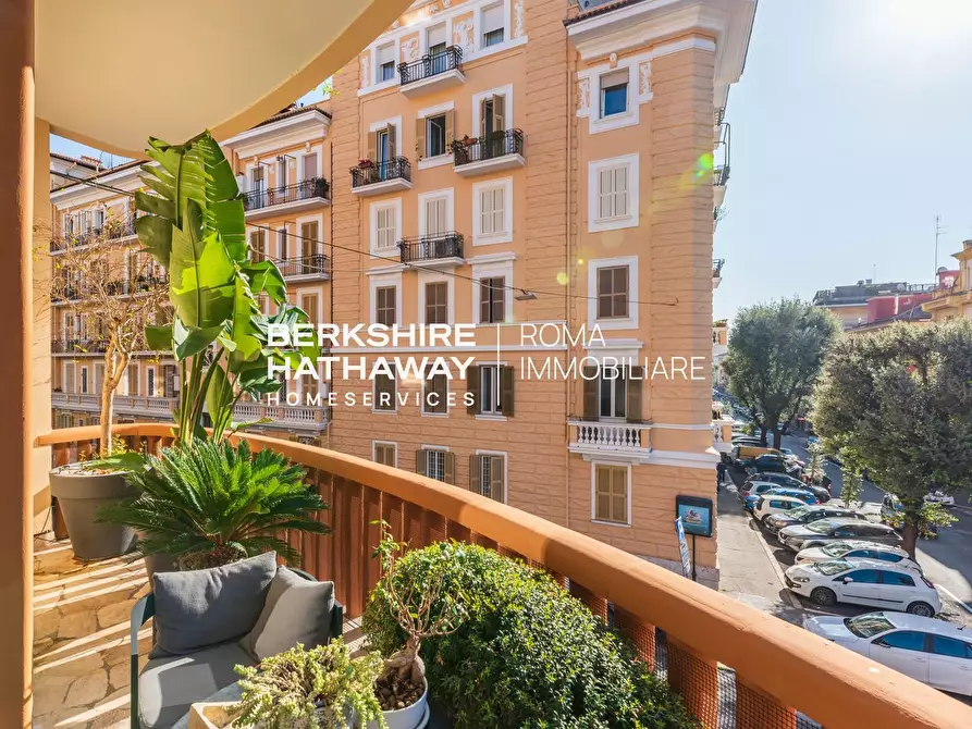 Immagine 21 di Appartamento in vendita  in Adige a Roma