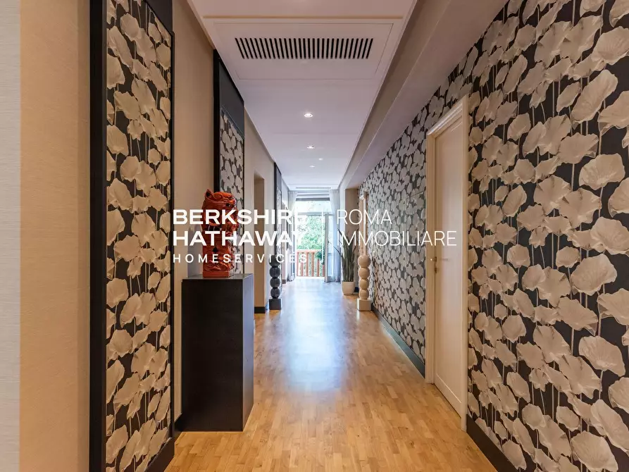 Immagine 22 di Appartamento in vendita  in Adige a Roma