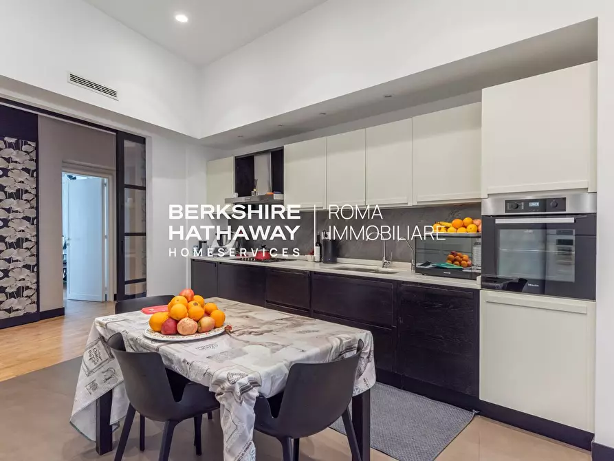 Immagine 25 di Appartamento in vendita  in Adige a Roma