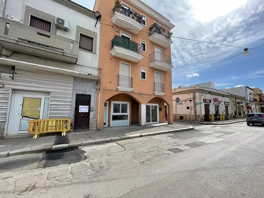 Immagine 1 di Locale commerciale in vendita  in Vittorio Emanuele II a Taranto