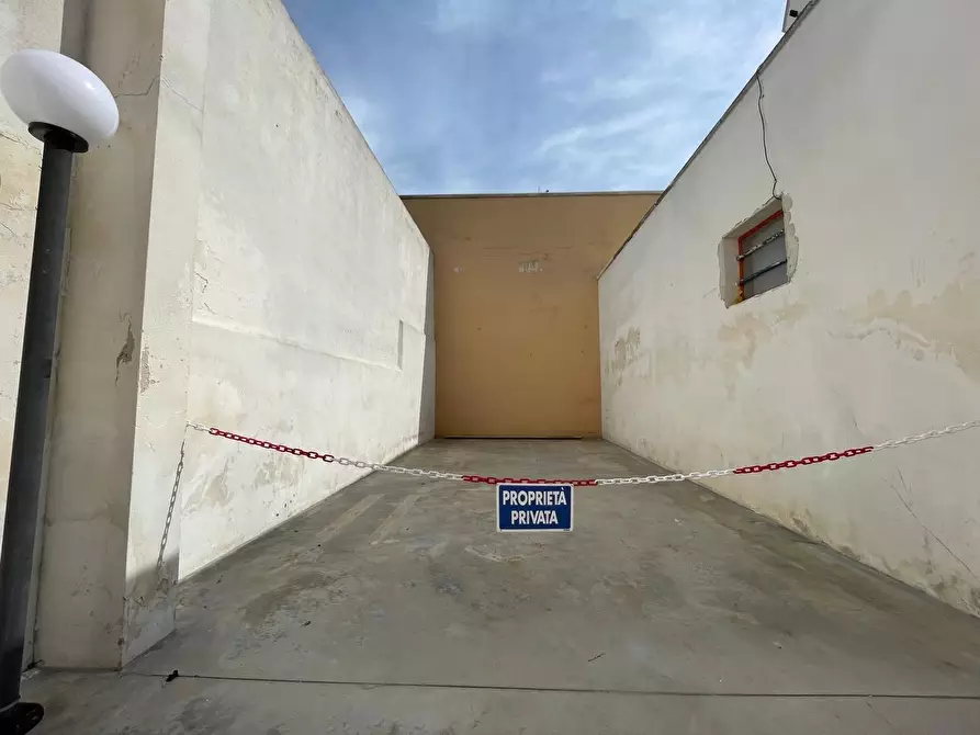 Immagine 23 di Locale commerciale in vendita  in Vittorio Emanuele II a Taranto