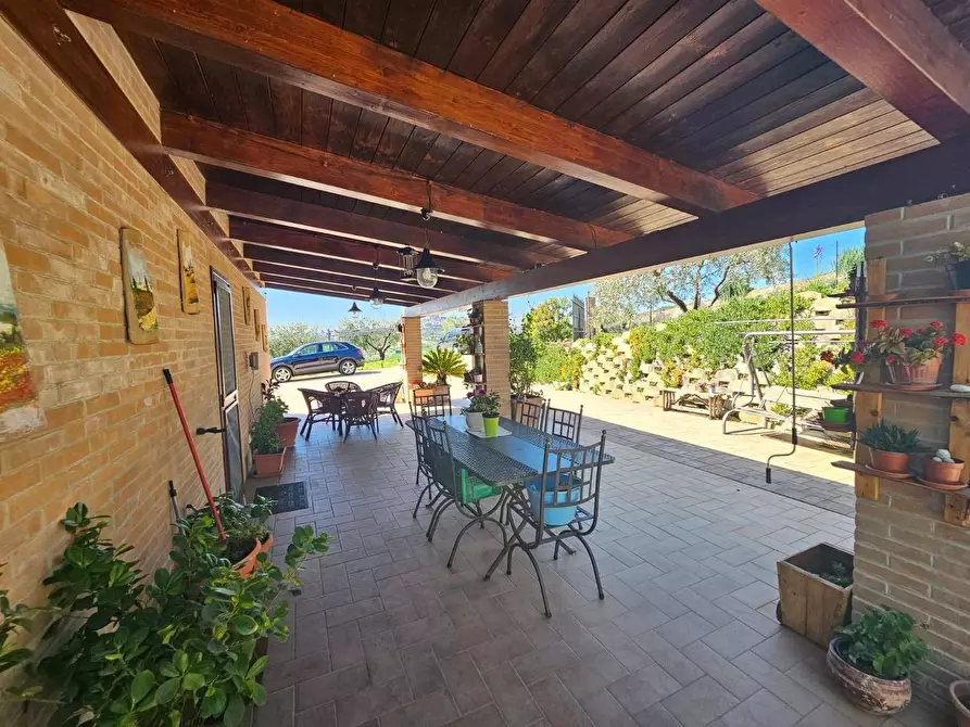 Immagine 3 di Villa in vendita  a Fermo