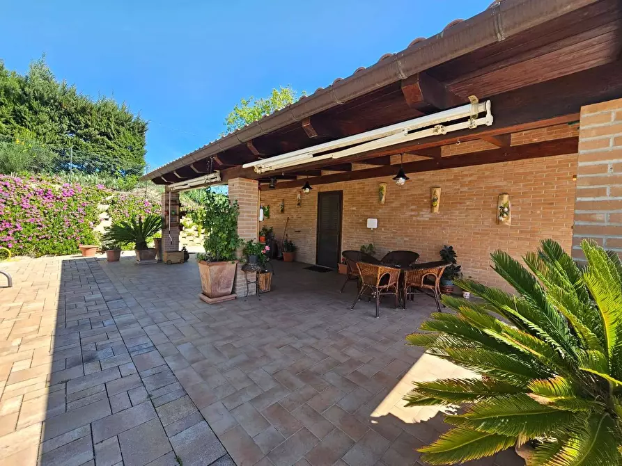 Immagine 4 di Villa in vendita  a Fermo