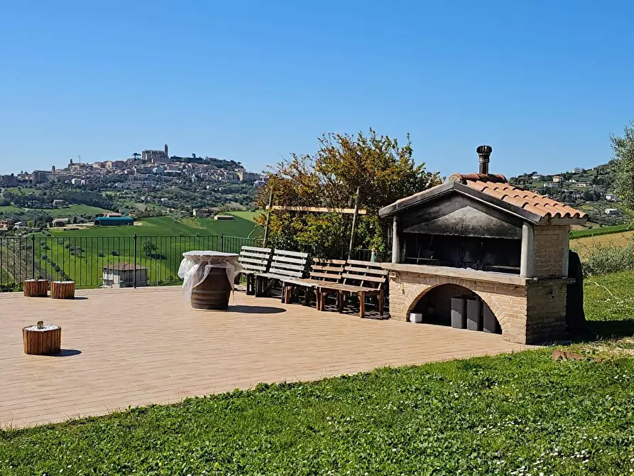Immagine 10 di Villa in vendita  a Fermo
