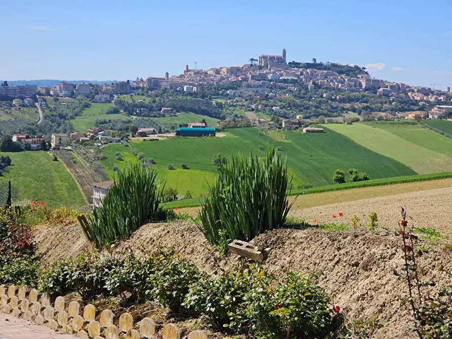 Immagine 11 di Villa in vendita  a Fermo