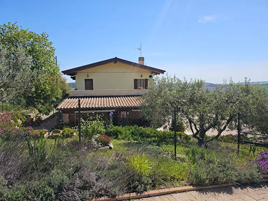 Immagine 12 di Villa in vendita  a Fermo