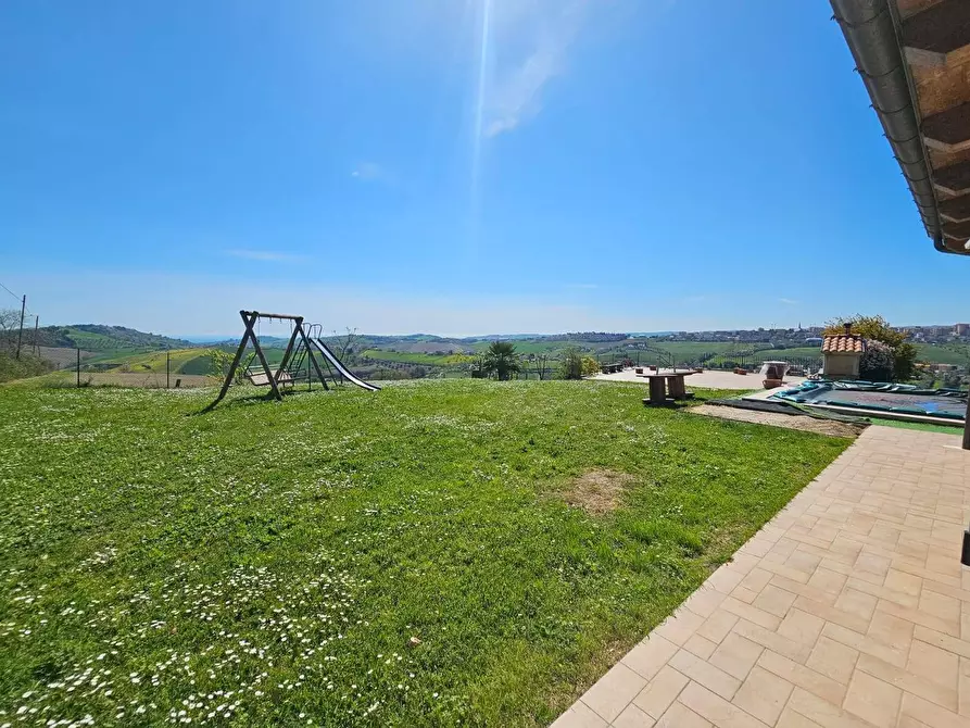 Immagine 14 di Villa in vendita  a Fermo