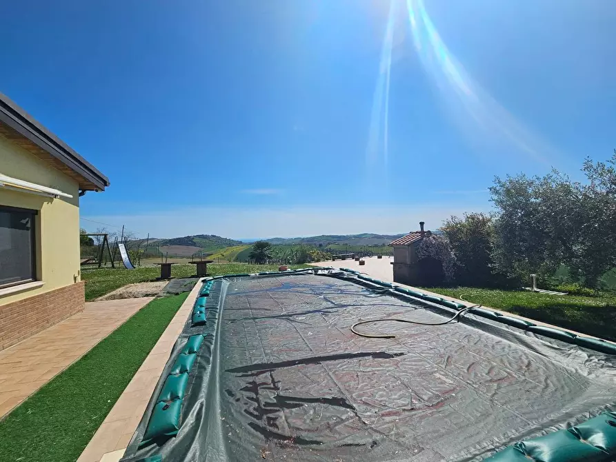 Immagine 15 di Villa in vendita  a Fermo