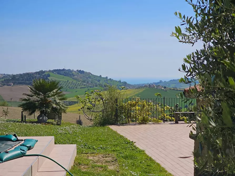 Immagine 16 di Villa in vendita  a Fermo
