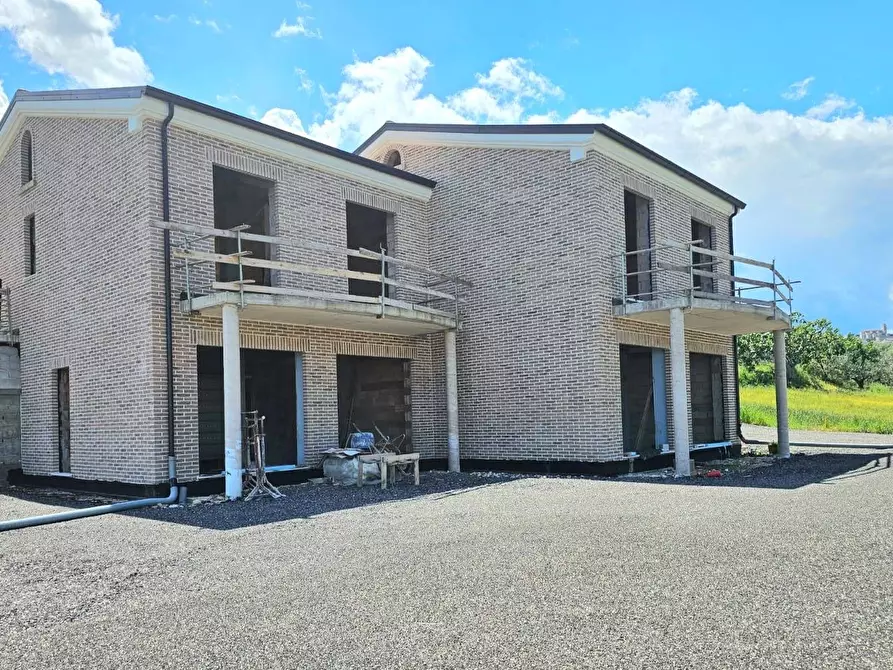 Immagine 1 di Villa in vendita  in contrada salette a Fermo