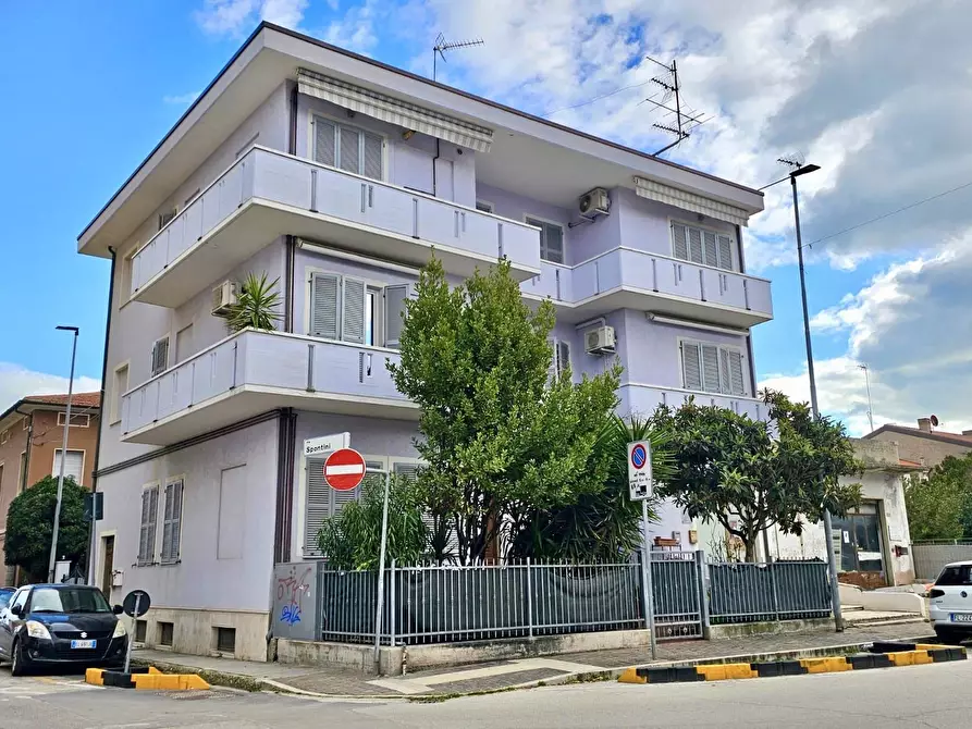 Immagine 22 di Appartamento in vendita  in via spontini a Civitanova Marche