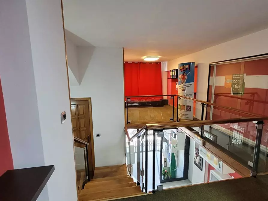 Immagine 5 di Locale commerciale in vendita  in Corso Vittorio Emanuele a Canicattini Bagni