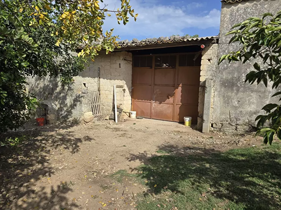 Immagine 1 di Villa in vendita  in CUGNI STALLAINI a Noto