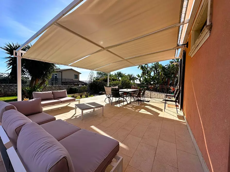 Immagine 13 di Villa in vendita  in Via Pietro Fillioley a Siracusa