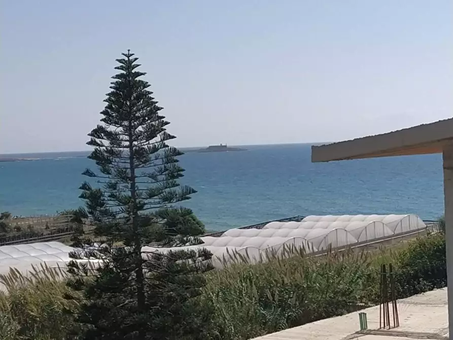 Immagine 17 di Villa in vendita  in Punta delle formiche a Pachino