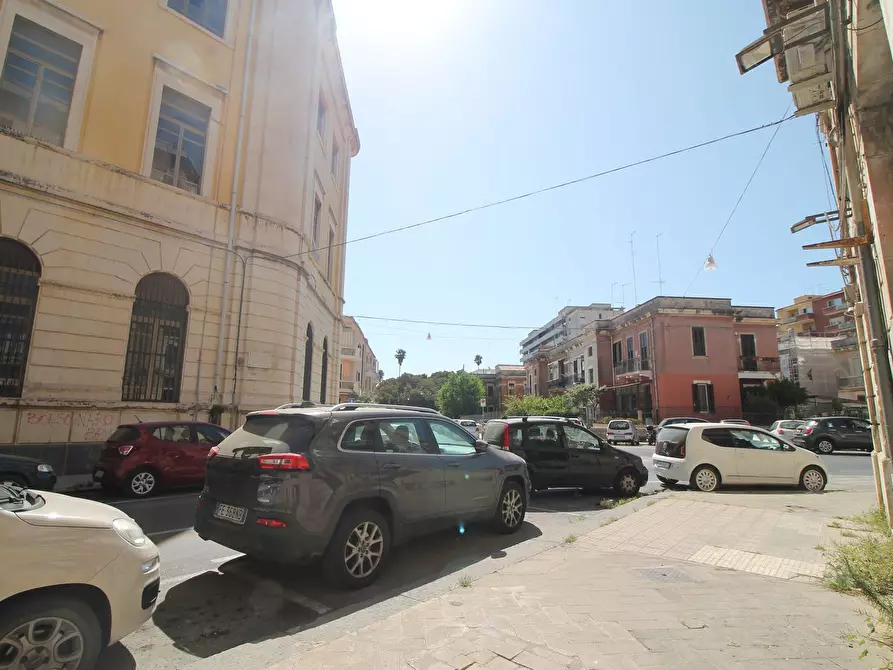 Immagine 3 di Locale commerciale in vendita  in Via Gioberti a Siracusa