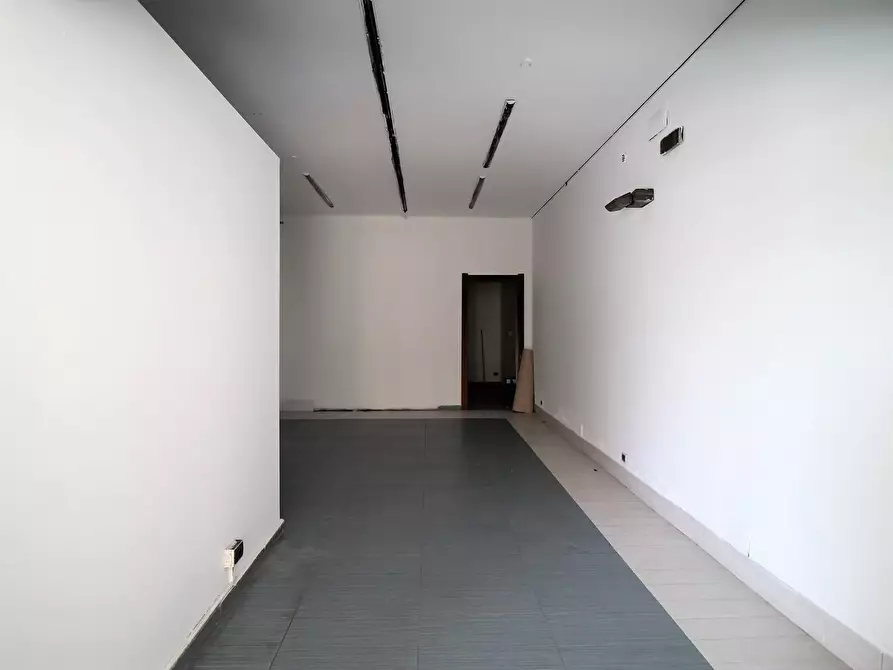 Immagine 8 di Locale commerciale in vendita  in Via Gioberti a Siracusa