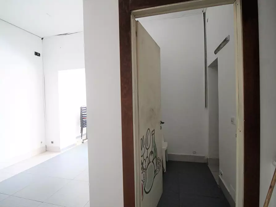 Immagine 11 di Locale commerciale in vendita  in Via Gioberti a Siracusa