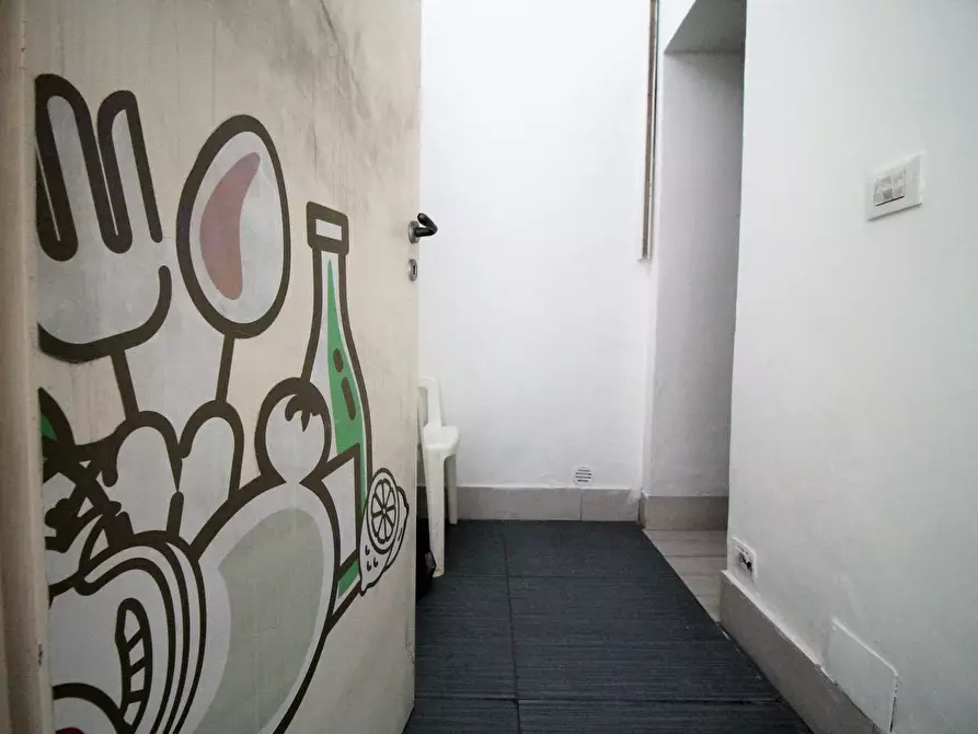 Immagine 12 di Locale commerciale in vendita  in Via Gioberti a Siracusa