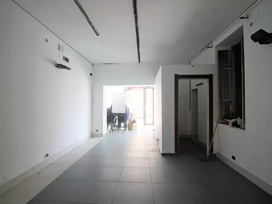 Immagine 13 di Locale commerciale in vendita  in Via Gioberti a Siracusa