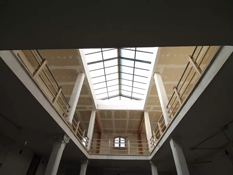 Immagine 7 di Palazzo in vendita  in Piazza Archimede a Siracusa