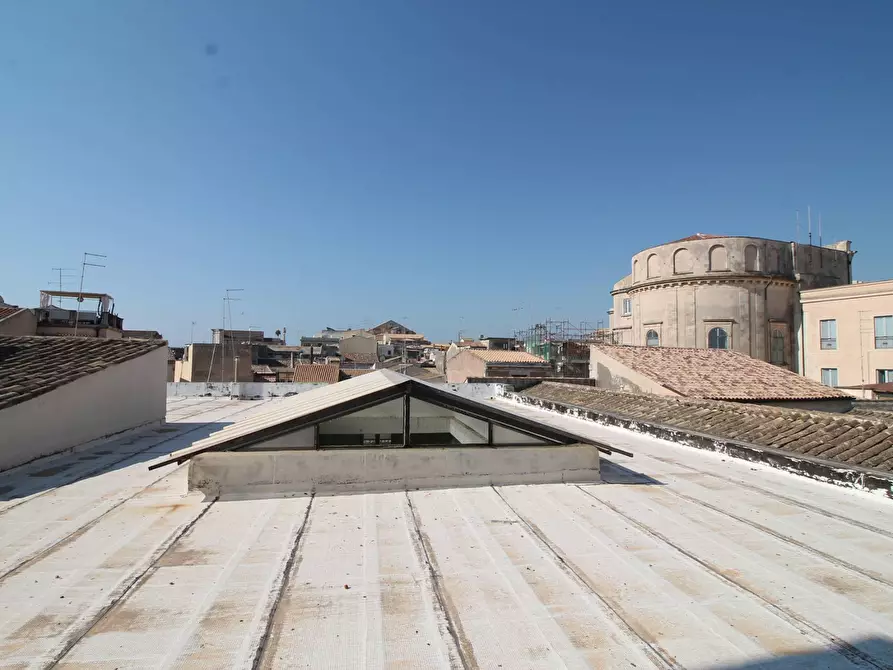 Immagine 13 di Palazzo in vendita  in Piazza Archimede a Siracusa