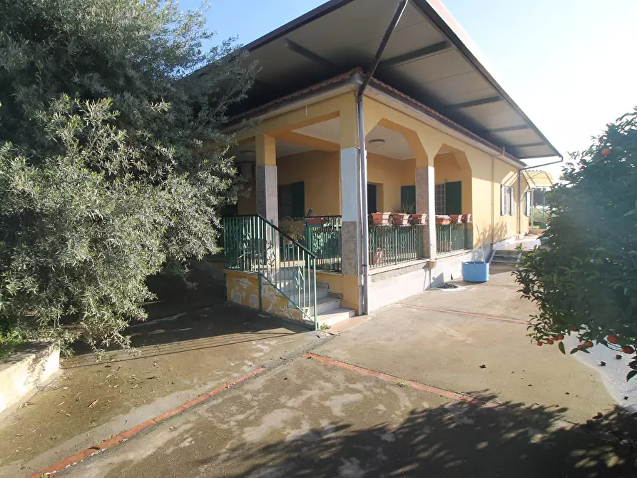 Immagine 1 di Villa in vendita  in Via Diomede a Siracusa