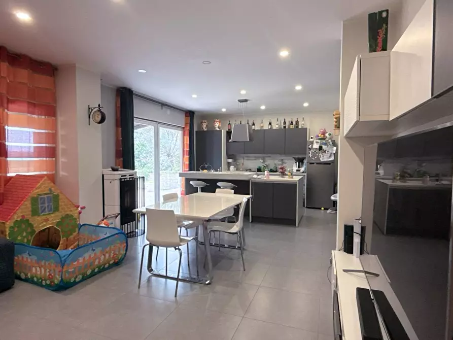 Immagine 4 di Villa in vendita  in Via Volpicelli a Siracusa