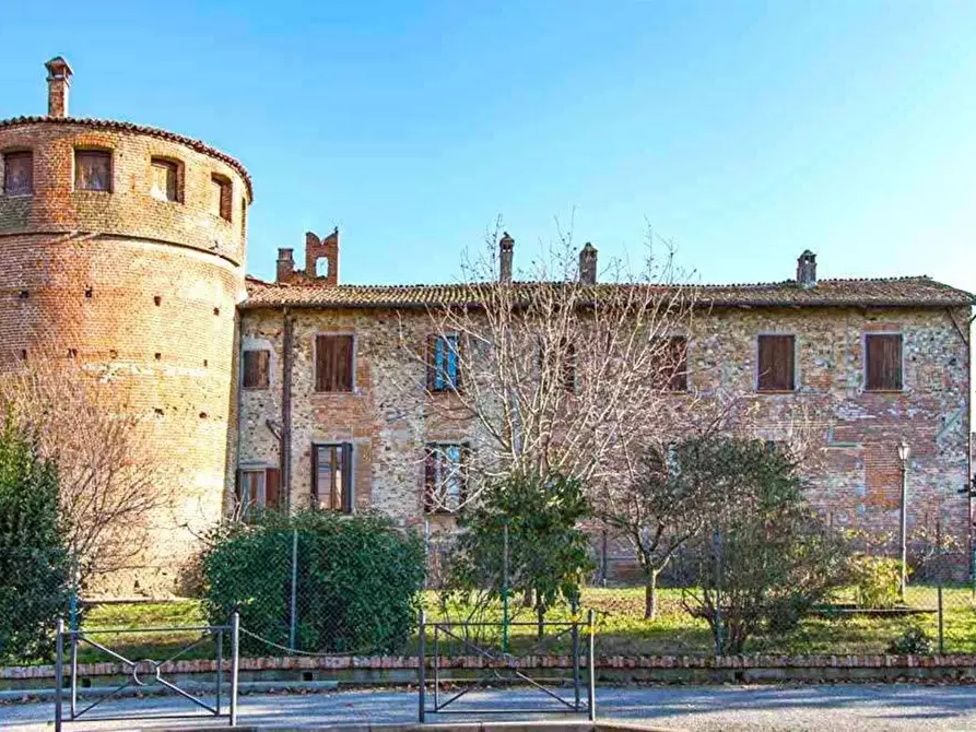 Immagine 1 di Castello in vendita  in via castello a Rivergaro