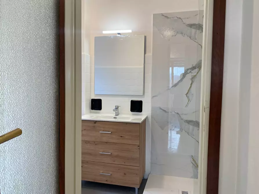 Immagine 7 di Appartamento in affitto  in Via Lario a Milano