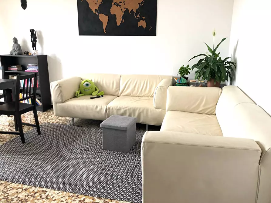 Immagine 2 di Appartamento in vendita  in Marche a Milano