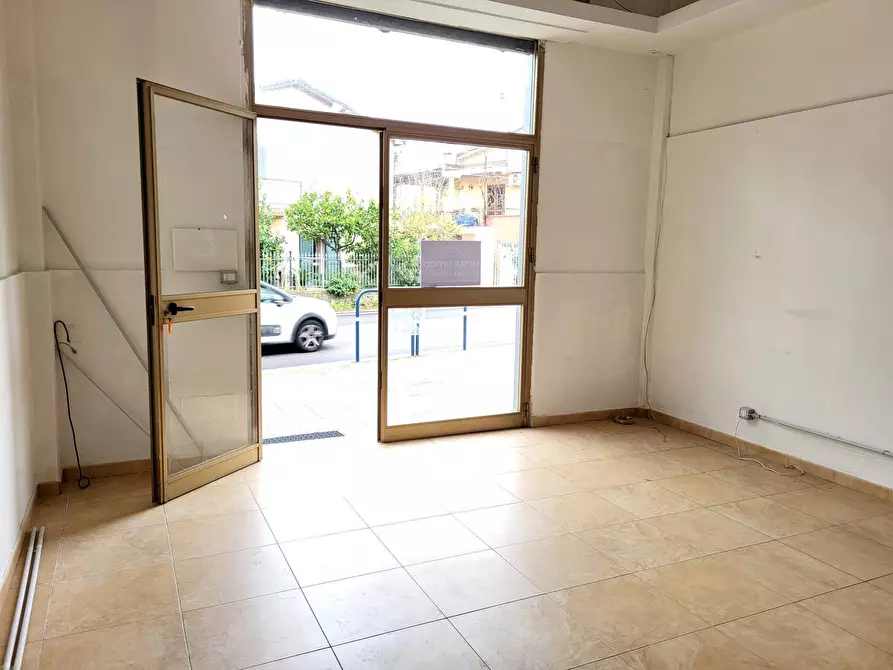 Immagine 3 di Locale commerciale in affitto  in Via Madonna del Carmine a Agropoli
