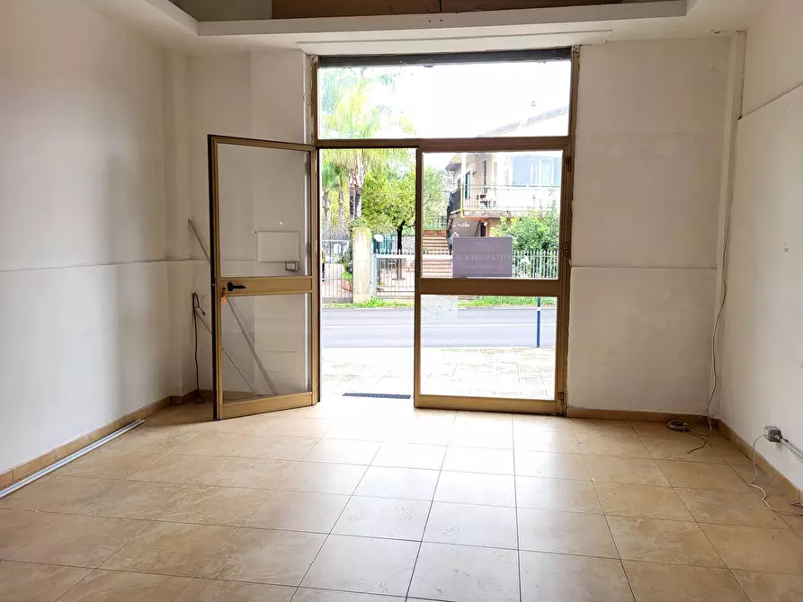 Immagine 5 di Locale commerciale in affitto  in Via Madonna del Carmine a Agropoli