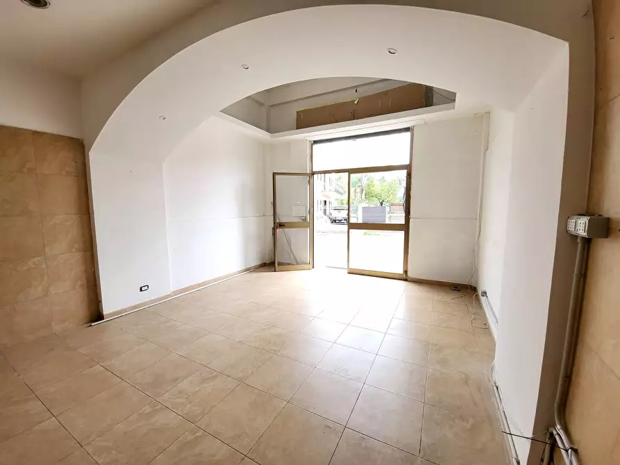 Immagine 7 di Locale commerciale in affitto  in Via Madonna del Carmine a Agropoli