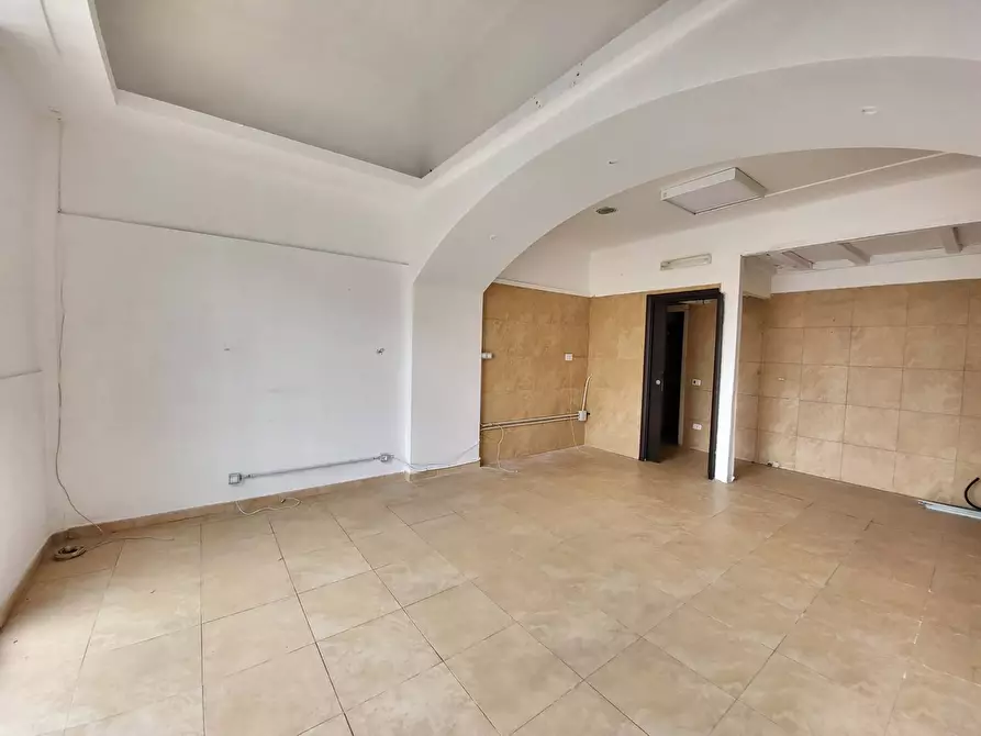 Immagine 8 di Locale commerciale in affitto  in Via Madonna del Carmine a Agropoli