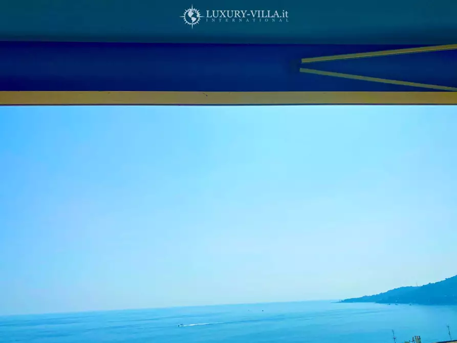 Immagine 5 di Appartamento in vendita  in via delle palme a Ospedaletti