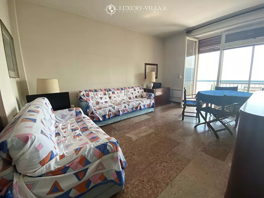 Immagine 7 di Appartamento in vendita  in via delle palme a Ospedaletti