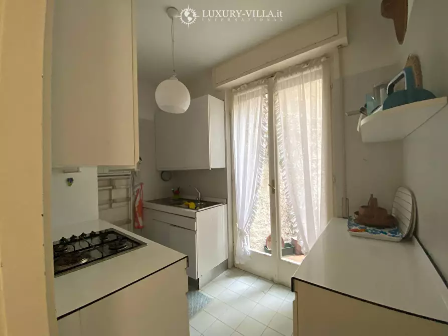 Immagine 8 di Appartamento in vendita  in via delle palme a Ospedaletti