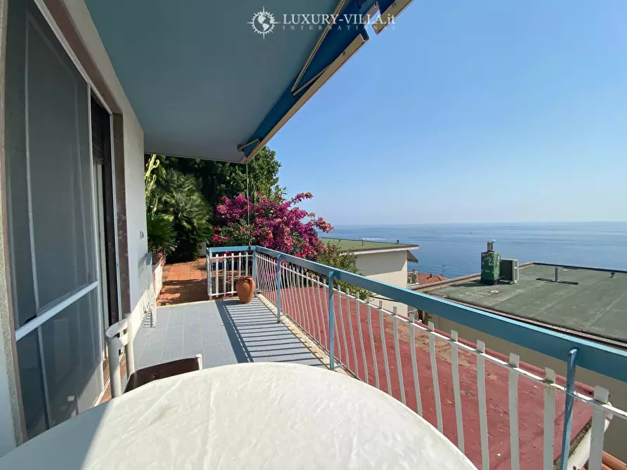 Immagine 2 di Appartamento in vendita  in via delle palme a Ospedaletti